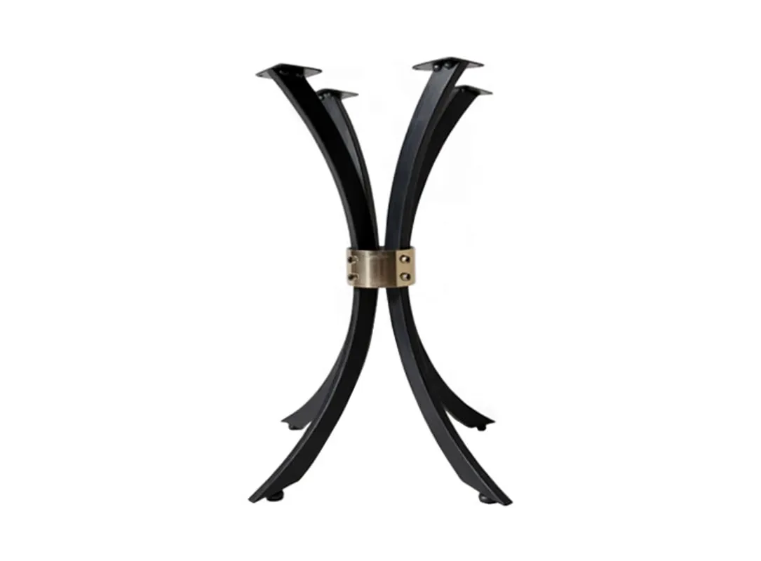 POSTOLJE STOL CRNO CAFFE BAR ZLATNI PRSTEN